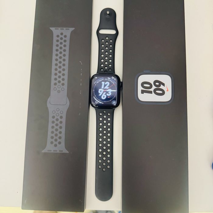 Apple Watch 7 Nike 45 мм