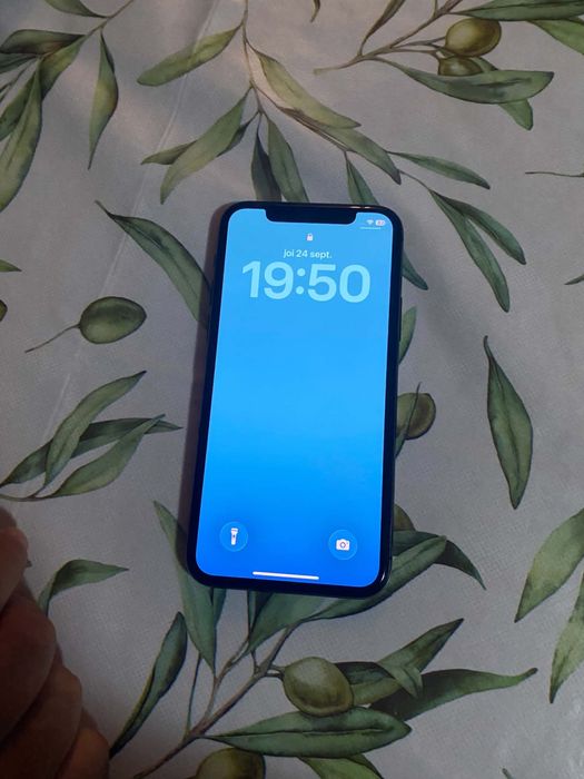 Vand iphome 11 pro telefonul arata inpecab sanatate baterie 88