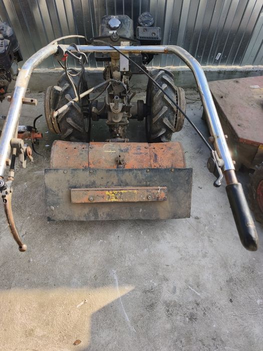 Vând motocultor cu freză