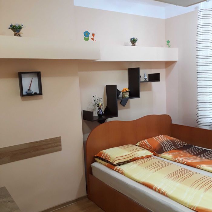 Vand garsoniera intr-un bloc inconjurat de camine studentesti