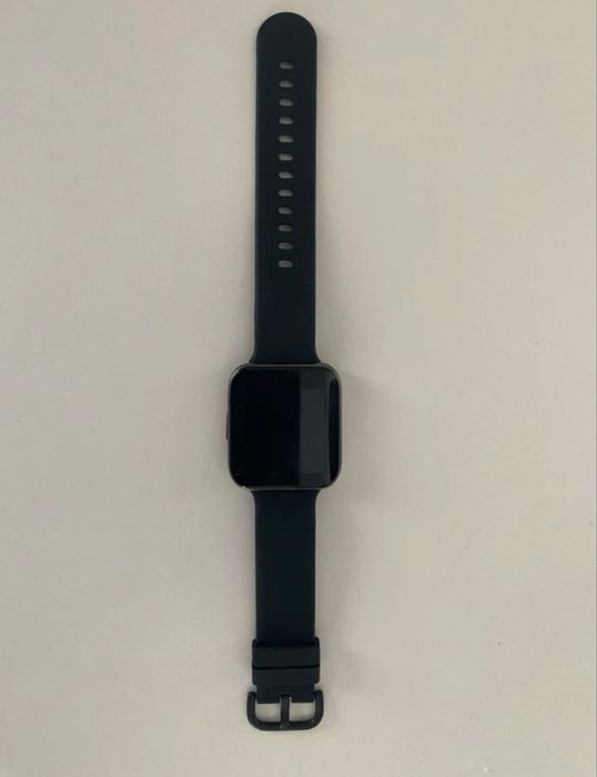 Smartwatch cu incarcator propriu