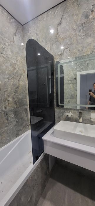 Душевые кабины, перегородки и зеркало!