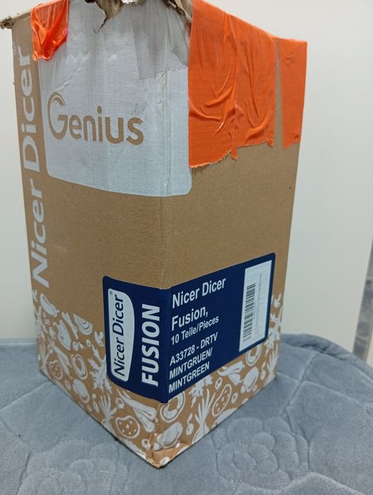 Răzătoare multifuncțională Genius Nicer Dicer Fusion, 10 piese,Adusa din Germania.Nouă la cutie