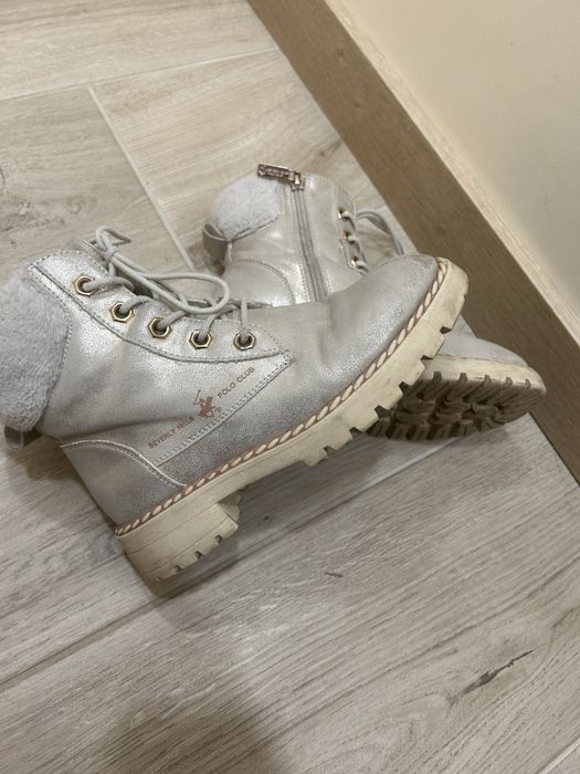 34 златисти боти