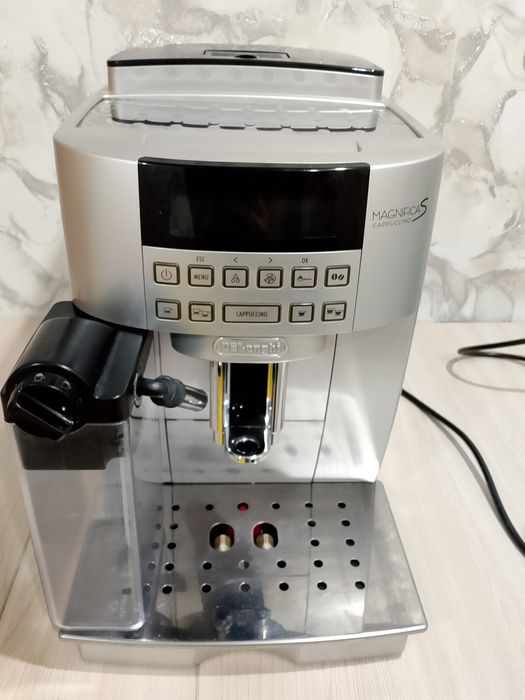 Продам кофемашину Делонги