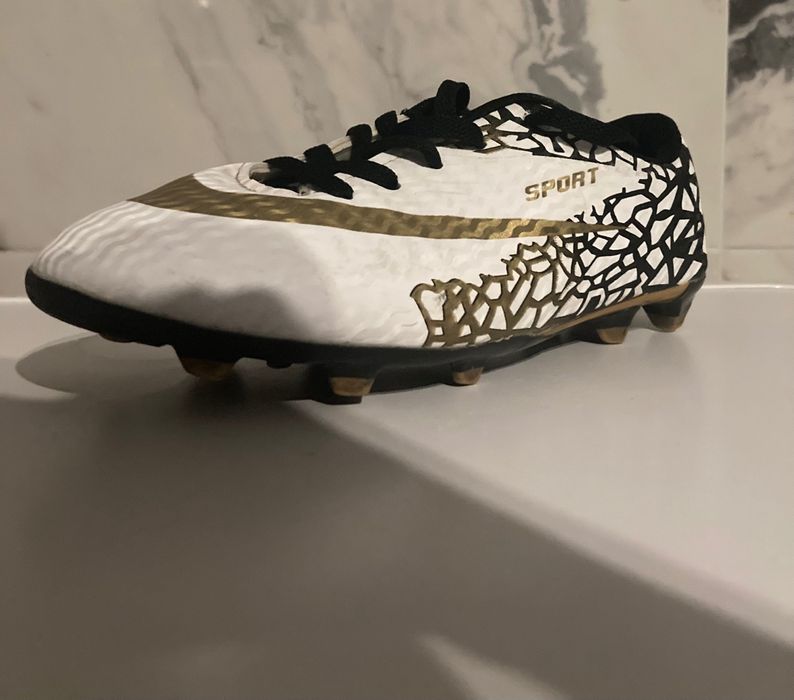 Бутсы для футбола.