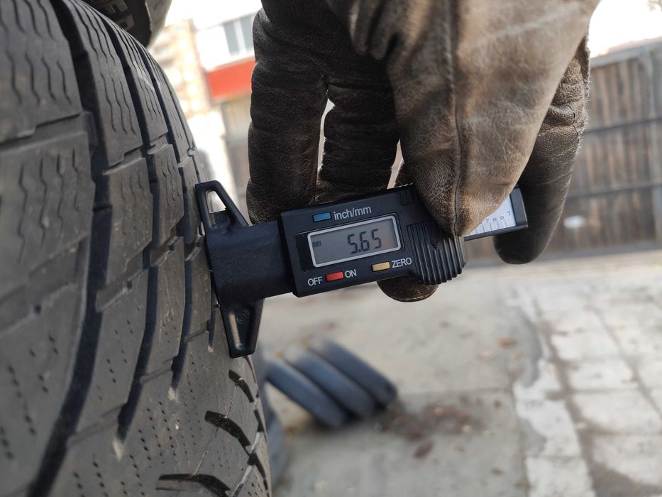 4бр Зимни Гуми 235 40 19 - Nokian