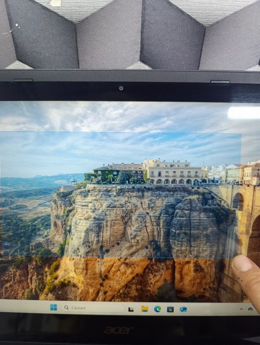 Laptop profesional Acer aspire R 14 14 inch cu touchscreen și i7