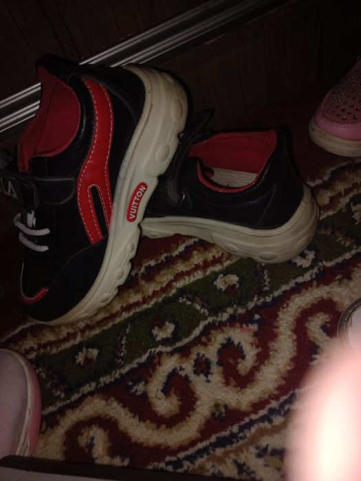 Продаются кроссовки для мальчика