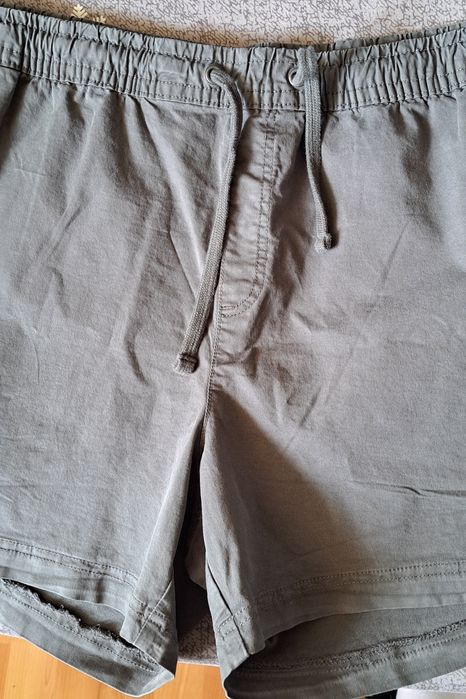Pantaloni scurți de barbati