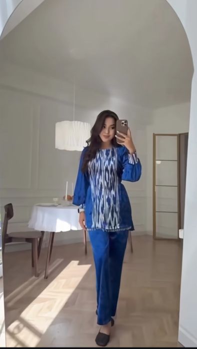 Ideal libos moviy rangda ayollar uchun