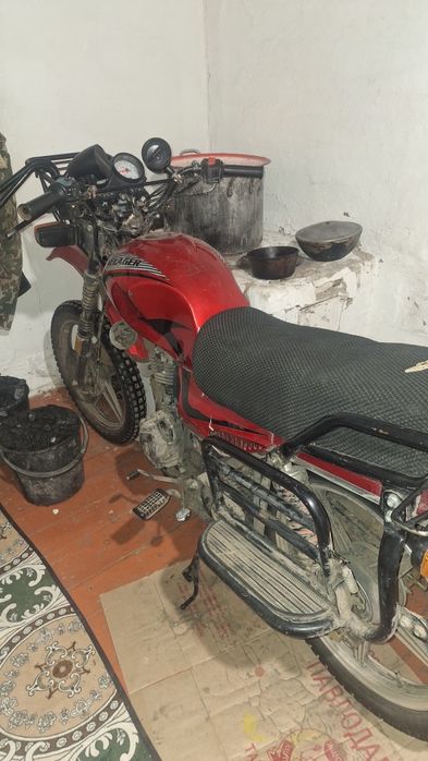 Продаю мотоцикл 200