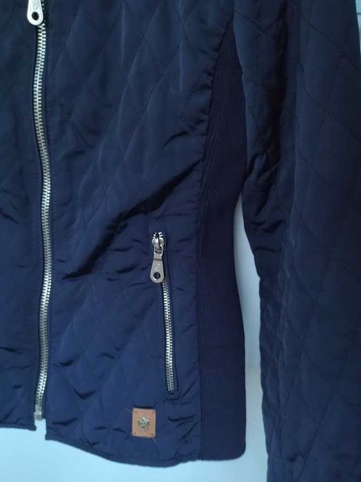 Дамско яке Massimo Dutti. Рамер S