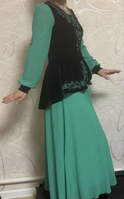 Ұлттық көйлек.  Платье национальное