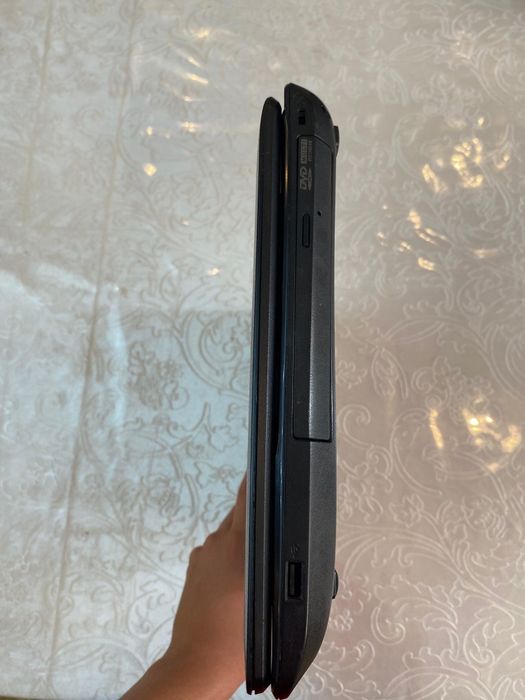 Ноутбук в рабочем состоянии, модель ASUS. Х 54С. Процессор к5