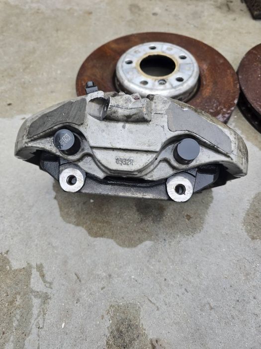 Бмв Предни апарати  и дискове 550 Ф07 Ф10  Bmw f07 f10