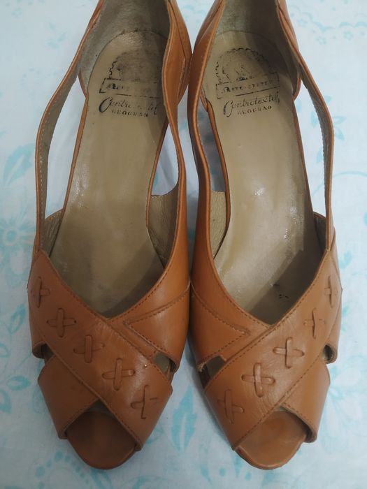 Продам женскую обувь