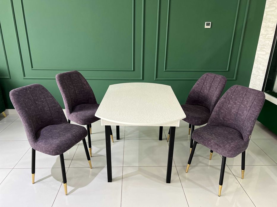 Продаётся столы и стулья для кафе 430 000  сум