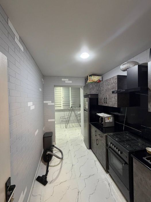 Гофур Гулом метро 5-6 минут