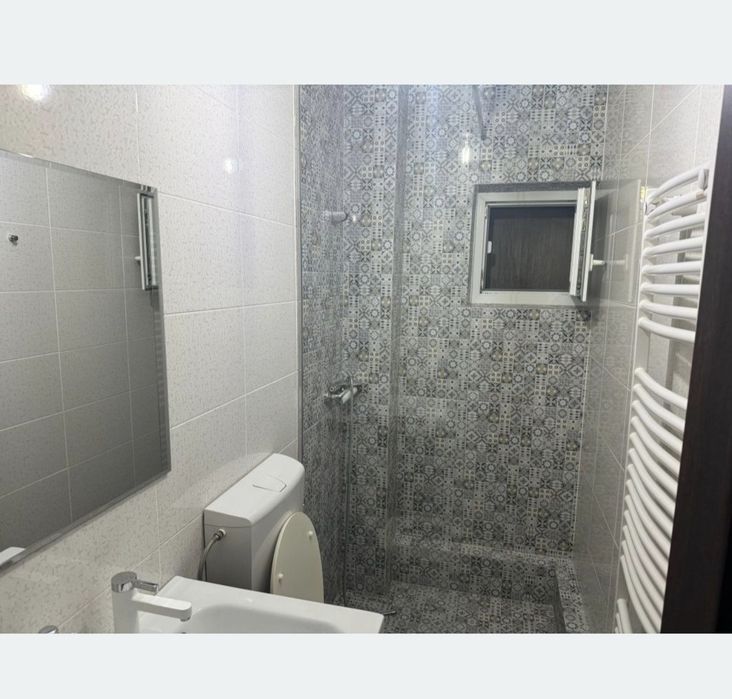 Închiriez apartament 3 camere, 2bai, Centrala termica
