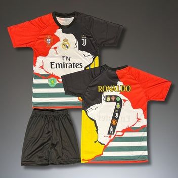 Детски екип на К.Роналдо колекционерско издание!!!