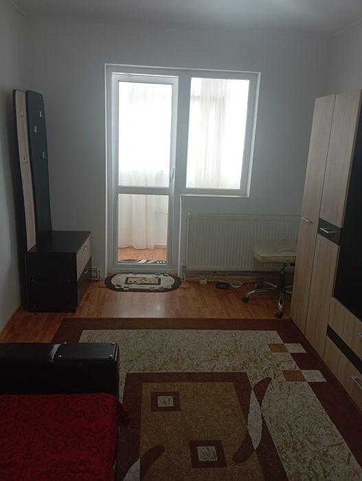Vând apartament doua camere semidecomandat  etaj 2 însorit