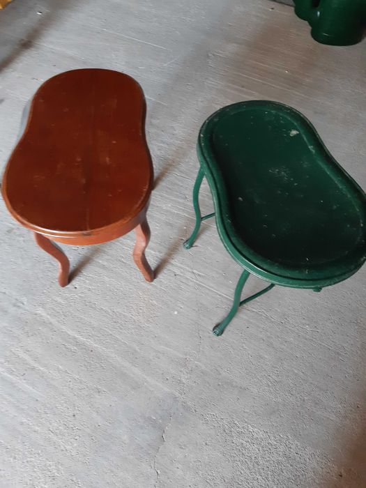 Bideuri pe 4 picioare, cu capac, din lemn, metal si fonta