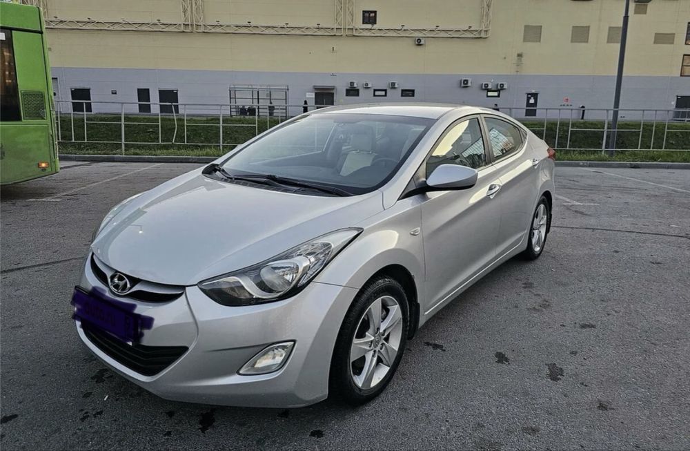 Сдам в  аренду с выкупом  Hyundai Elantra 2013 с выкупом