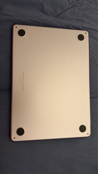 MacBook Air 13″  2022 M2 8гб