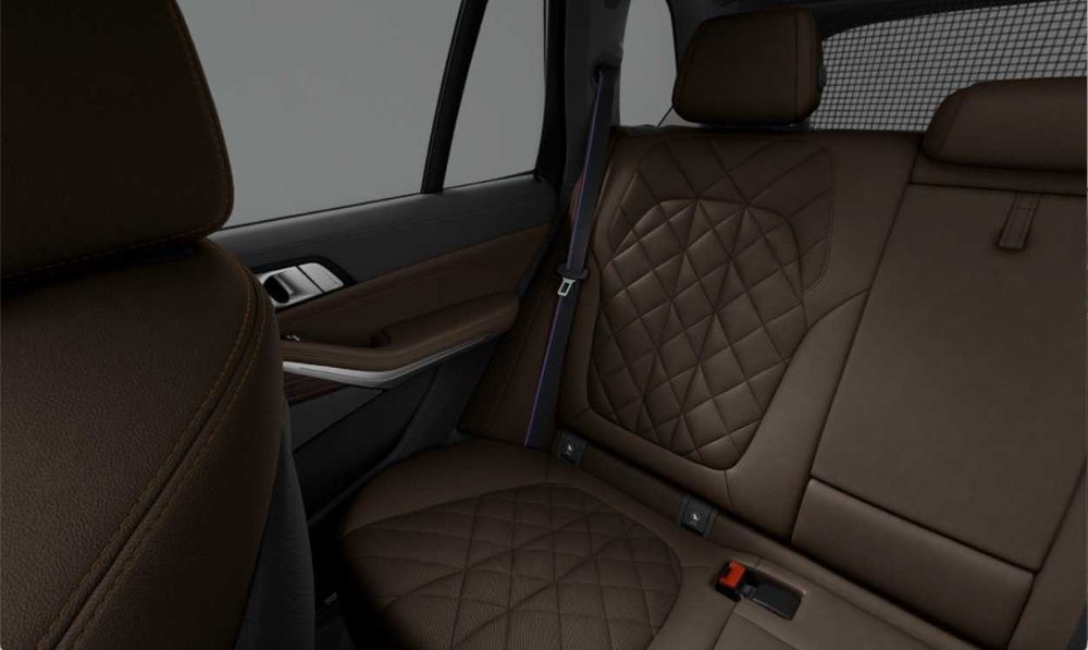 BMW X5 xDrive40i Средняя комплектация в наличии