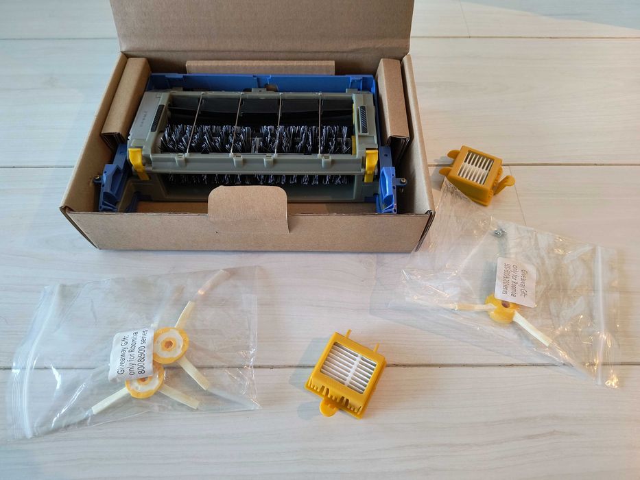 iRobot Roomba 700 със зарядна станция