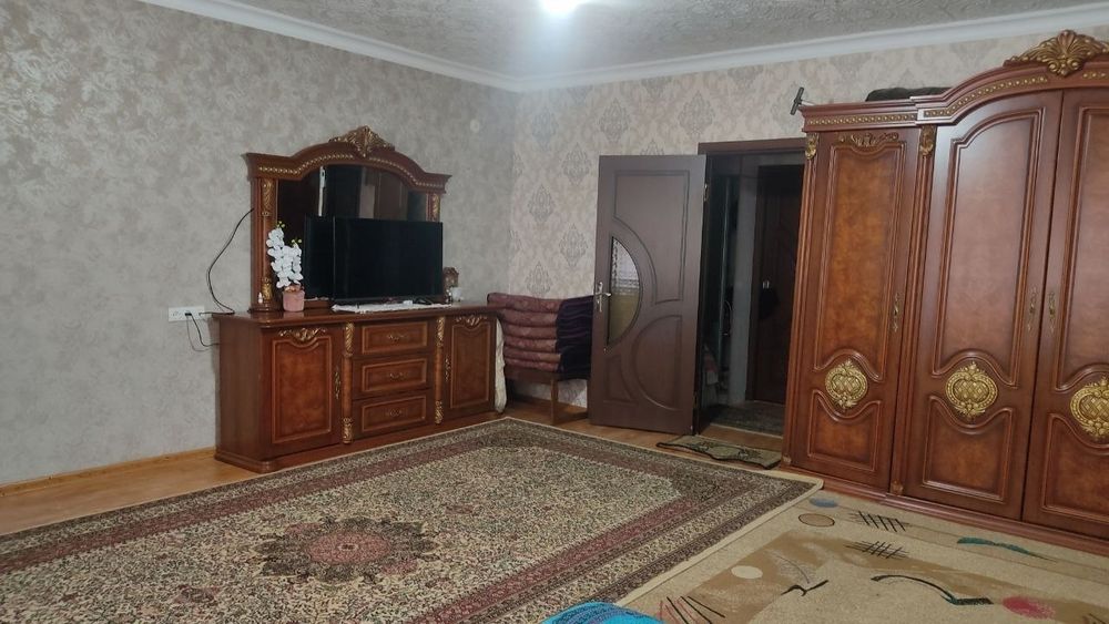 Сергели 8 худуд 2/7/7 нахтга  3 хона килса булади котта квадрат