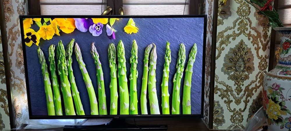 Большой телевизор ARTEL LED 49/9100 в отличном состоянии