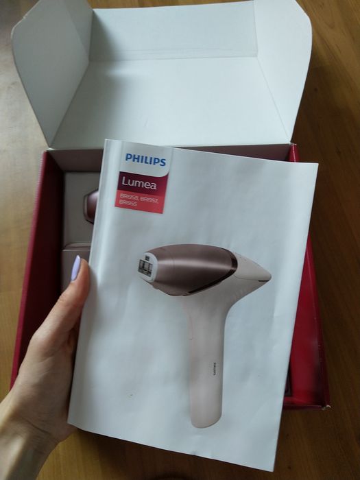 Фотоепилатор Philips Lumea BRI958