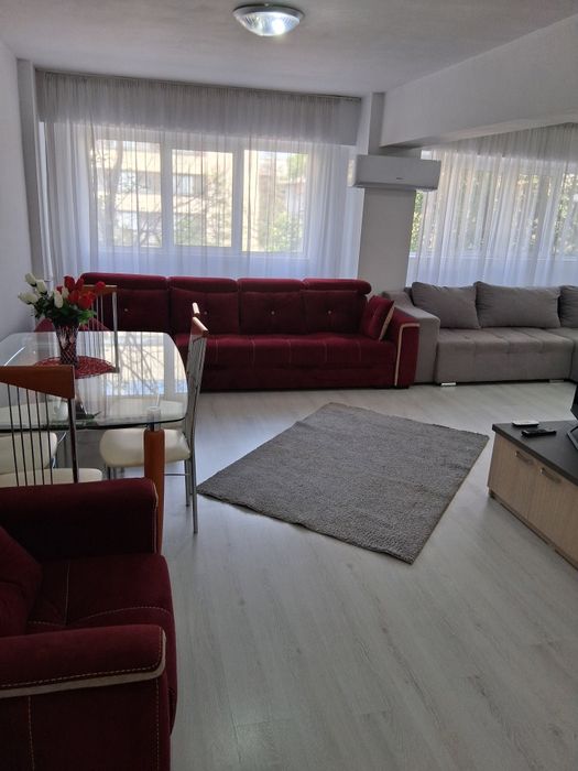 Apartamente de închiriat