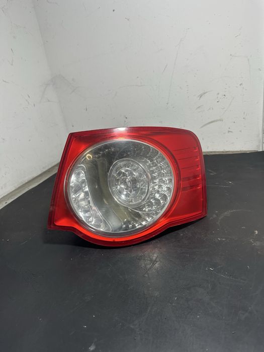 Lampa stop dreapta spate Volkswagen Vw jetta 2004-2010 1K5945096G