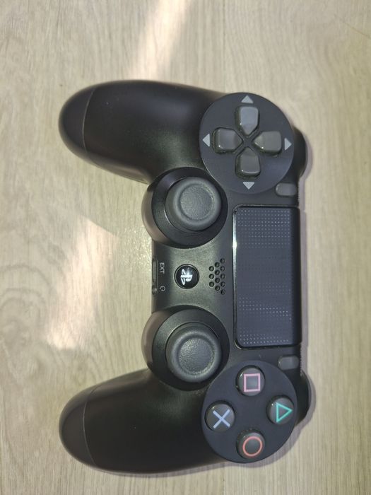 Ps4 slim 500gb с 2 игри