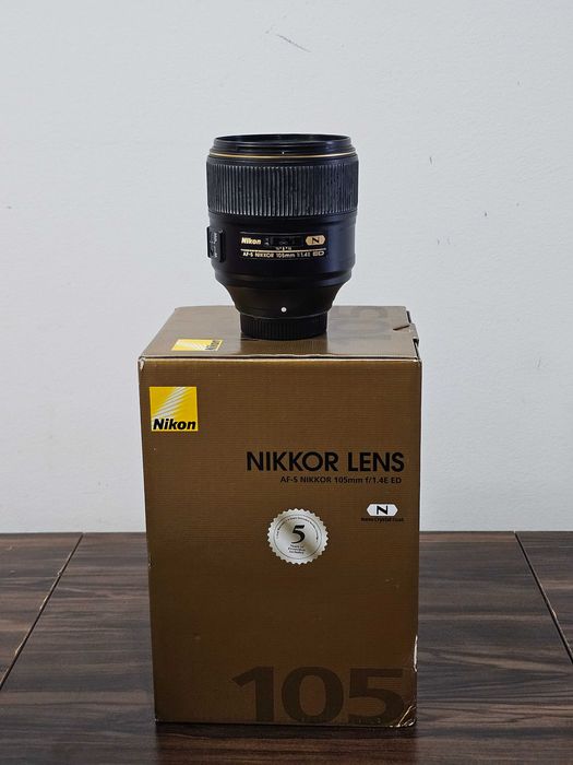 Nikon 105mm F1.4