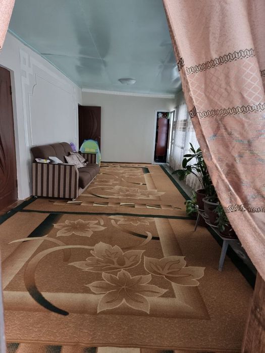 Mts ko'chada joylashgan xovli srochna sotiladi