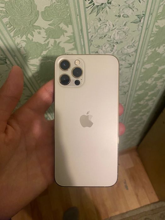 Iphone 12pro в хорошем состоянии