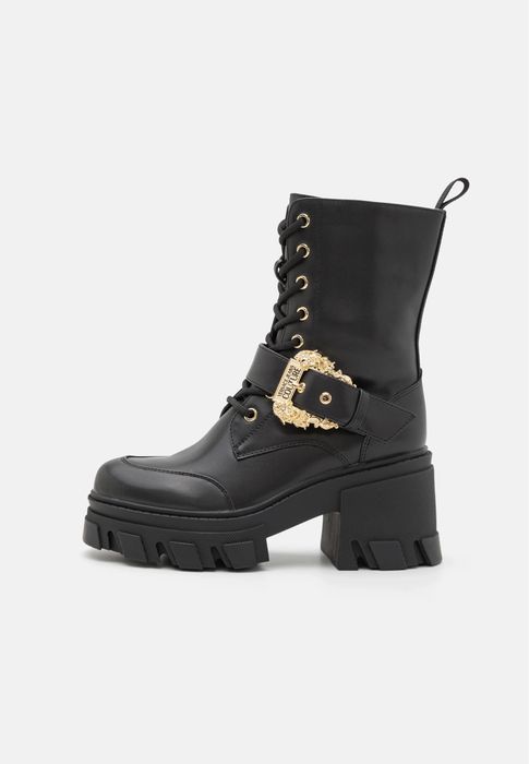 Versace Jeans Couture дамски боти 37