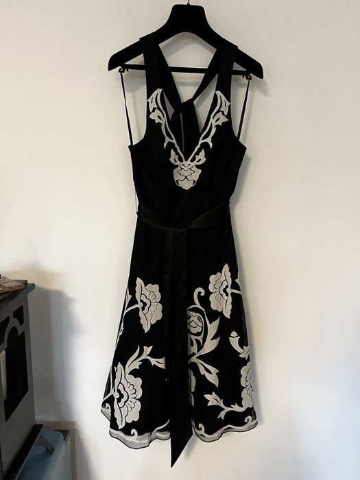 Rochie de ocazie neagră cu broderie