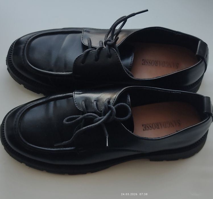 Продам лоферы женские