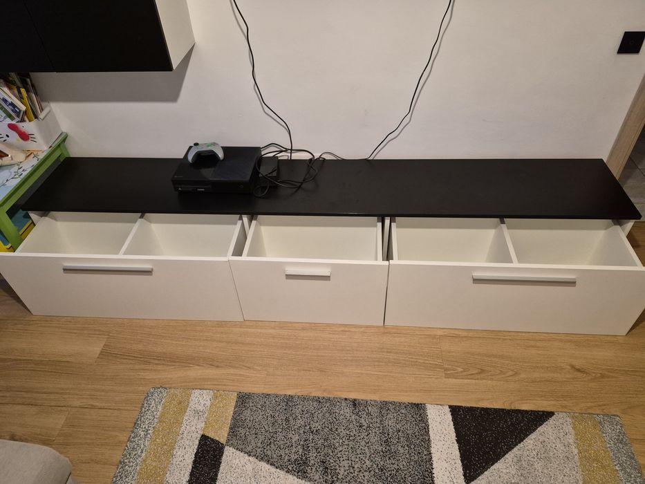 Vand mobilier living modern alb-negru (3 corpuri)