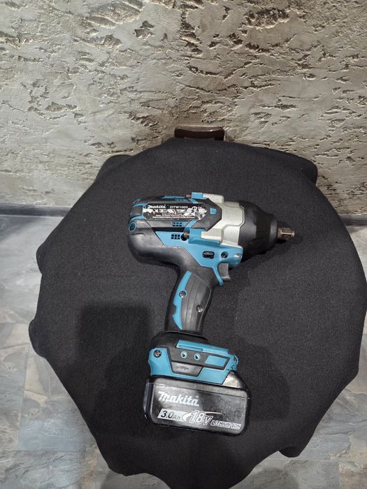 Акумулаторен гайковерт ударен MAKITA DTW1002
