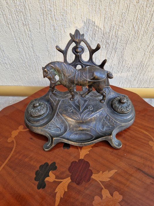 Уникална антикварна бронзова мастилница