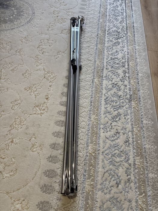 Металлическая вешалка от IKEA