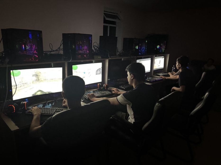 Kompyuter xona sotiladi