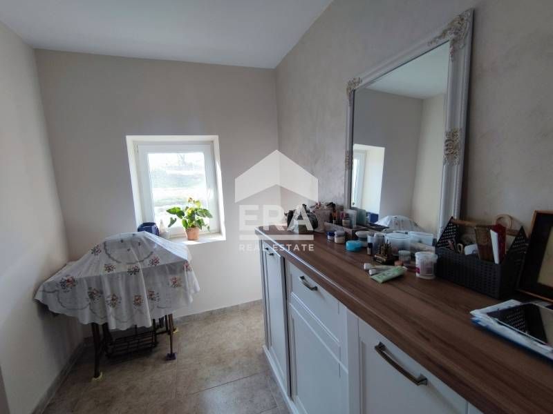 Прекрасна къща в село Крепост