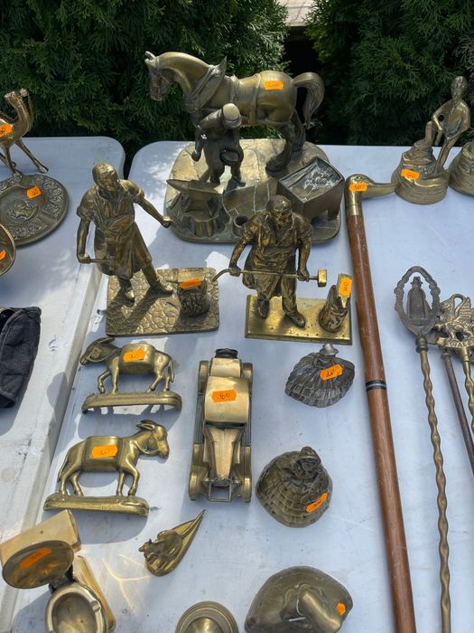 Бронзови фигури от Англия